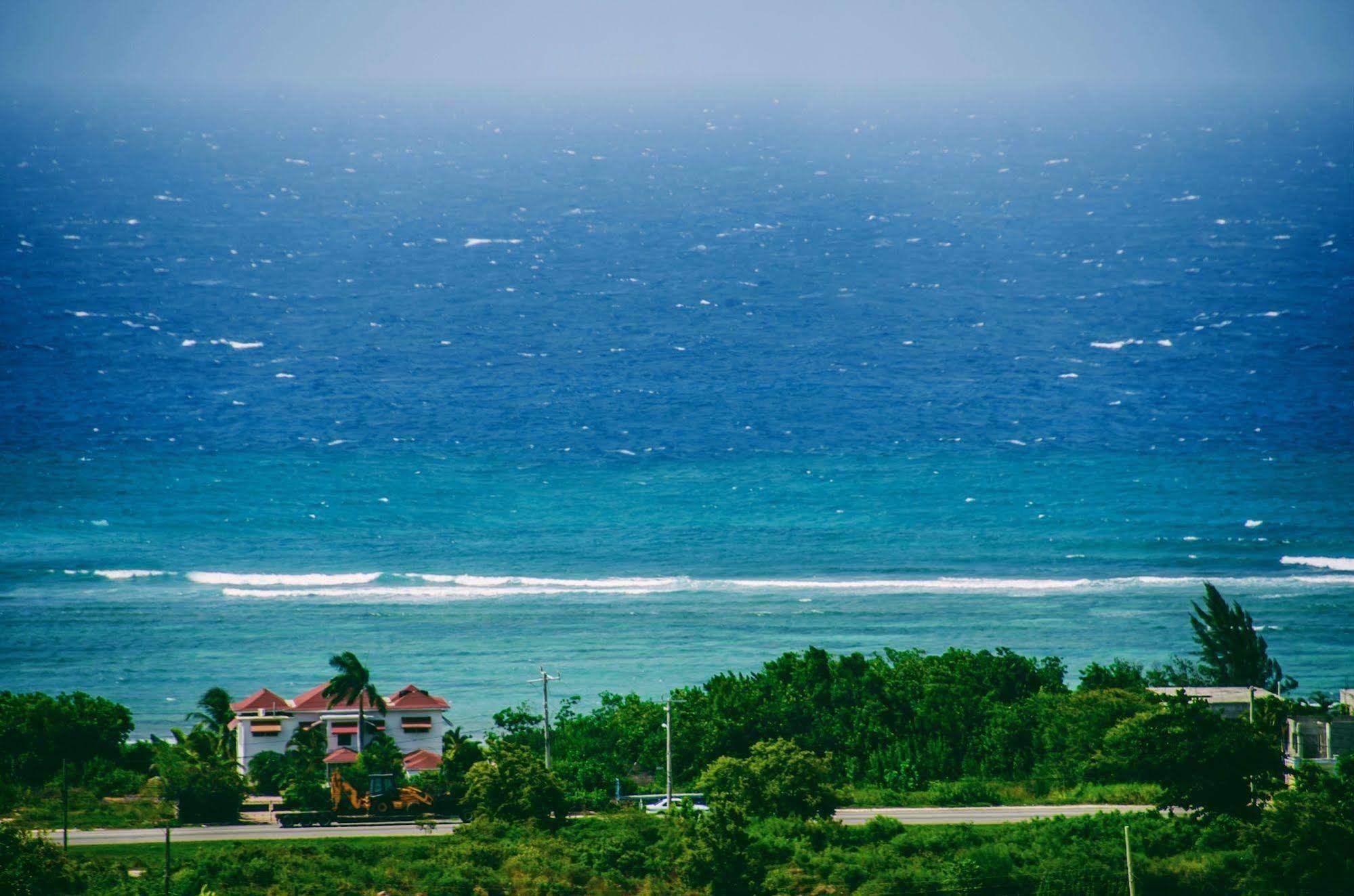 Emerald View Resort Villa Montego Bay Exterior photo