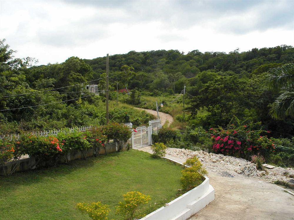 Emerald View Resort Villa Montego Bay Exterior photo